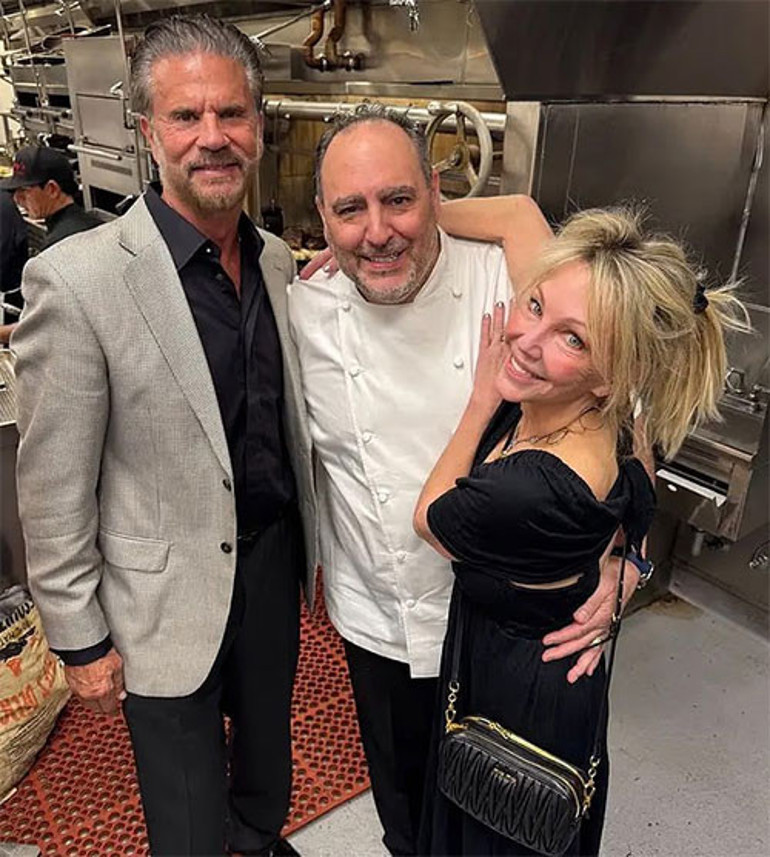  İlk kez 43 yıl önce göz göze gelmişler... Aşk onları çok bekletmiş meğer