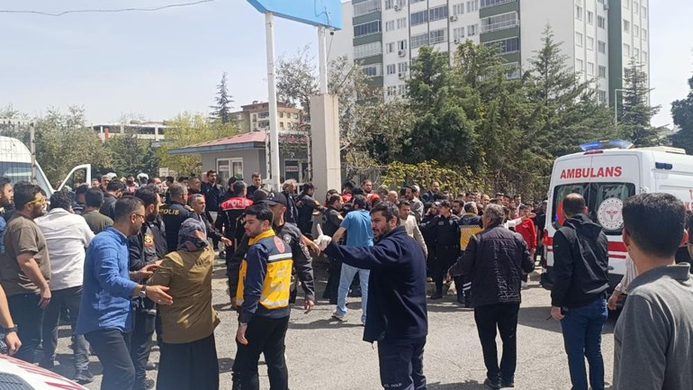 Son dakika... Kahramanmaraşta ortaokulda silahlı saldırı: 4 can kaybı, çok sayıda yaralı