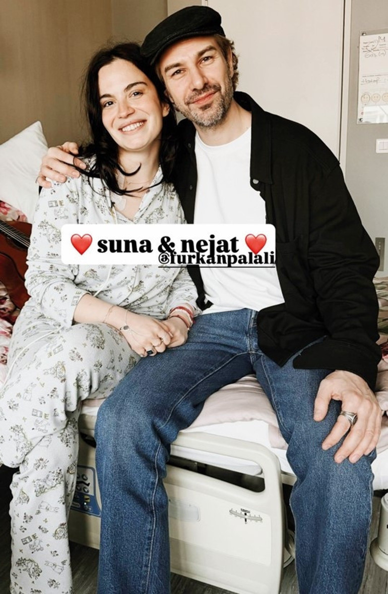 Aslı Bekiroğluna arkadaş desteği