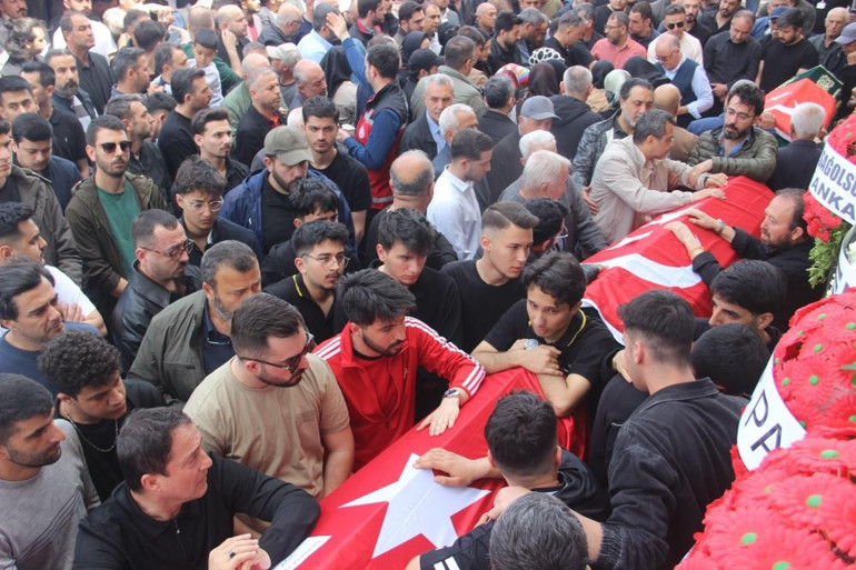 Kahramanmaraşta okul saldırısı: Hayatını kaybedenler son yolculuğuna uğurlandı | Ayla öğretmenin eşinden yürek burkan sözler