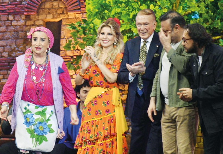 9 bin seyirciyle perde açtı