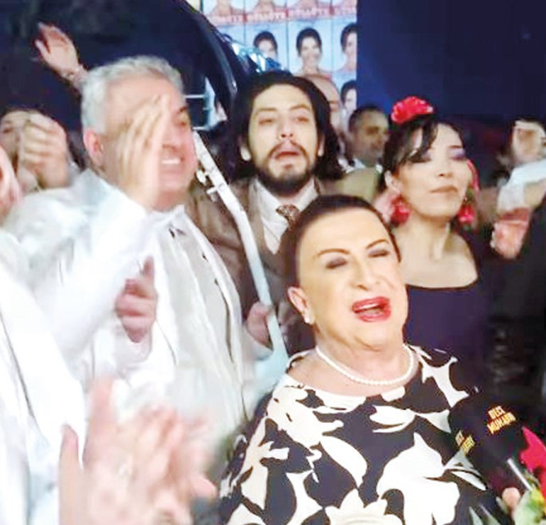 9 bin seyirciyle perde açtı