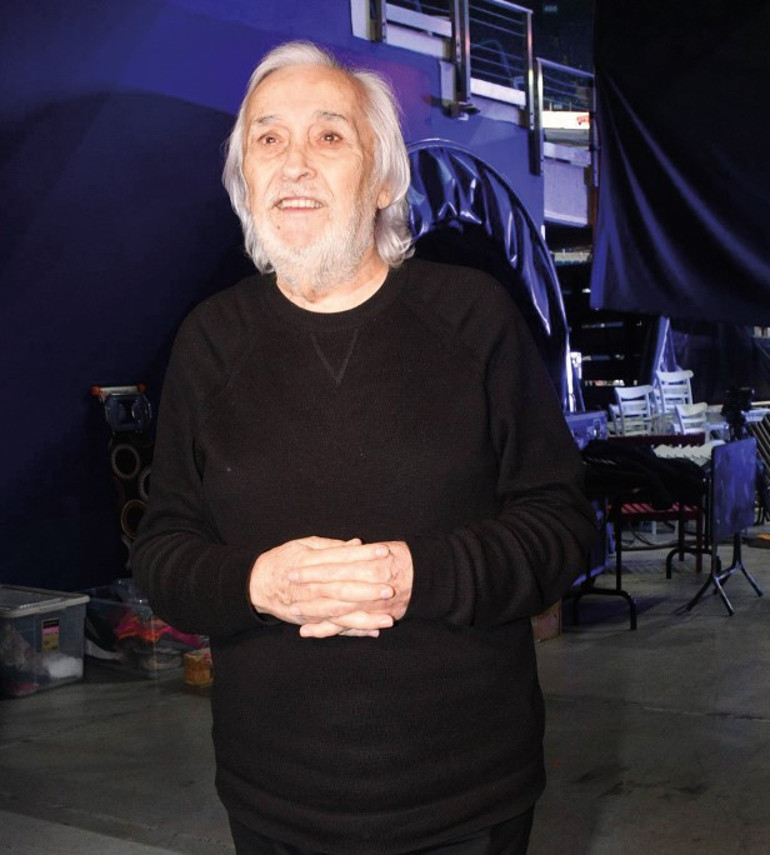 9 bin seyirciyle perde açtı