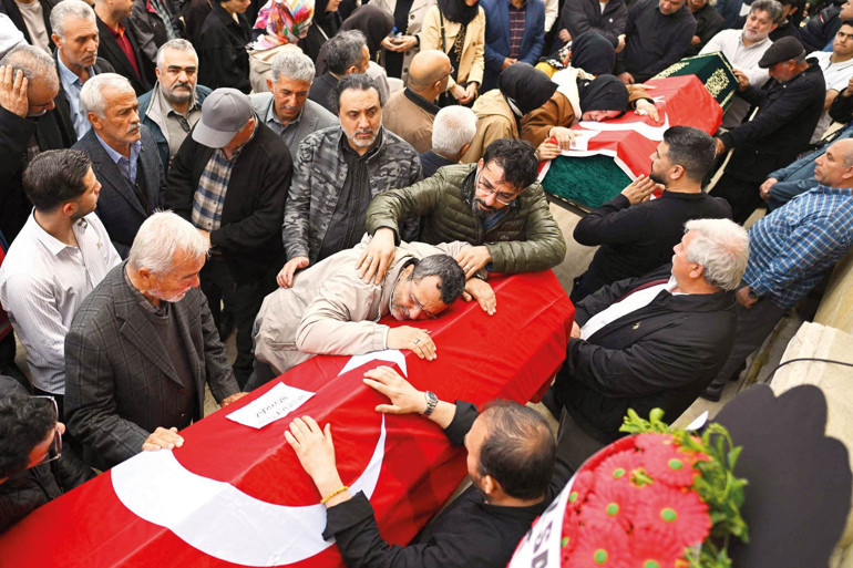 Türkiye evlatlarına ağladı