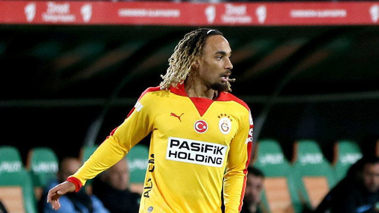 Galatasarayda Sacha Boey için karar verildi Fransız savunmacının takımdaki geleceği belli oldu