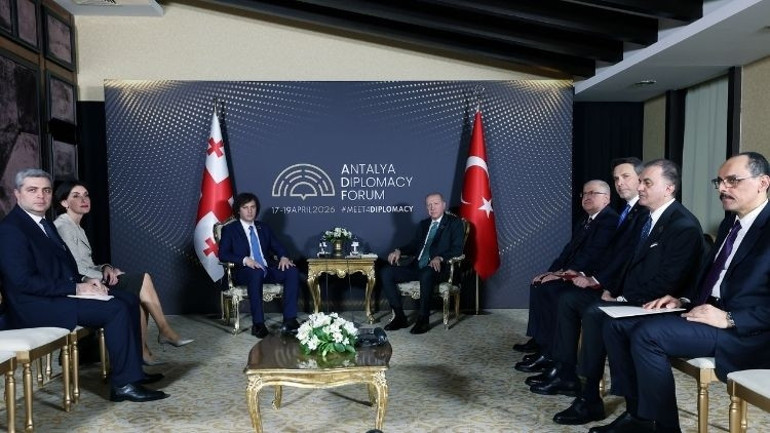 Cumhurbaşkanı Erdoğandan Antalyada diplomasi trafiği