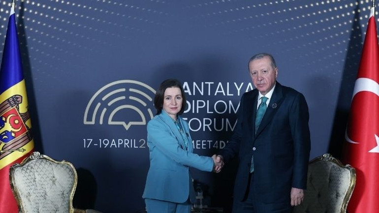 Cumhurbaşkanı Erdoğandan Antalyada diplomasi trafiği