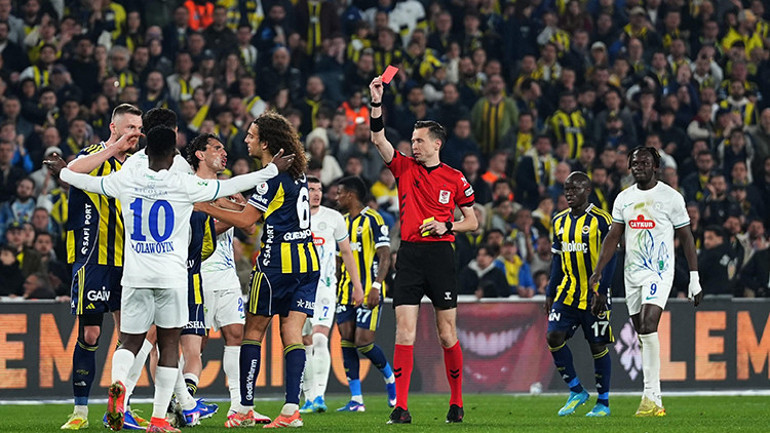  Penaltı doğru, son dakikadaki faul yanlış Skora etki eden hatalar yaptı