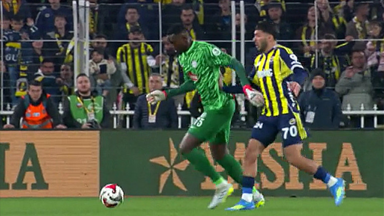  Penaltı doğru, son dakikadaki faul yanlış Skora etki eden hatalar yaptı