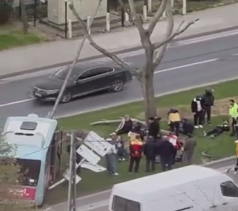 Beyoğlunda dolmuş kazasında 5 kişi yaralanmıştı O anlar kamerada