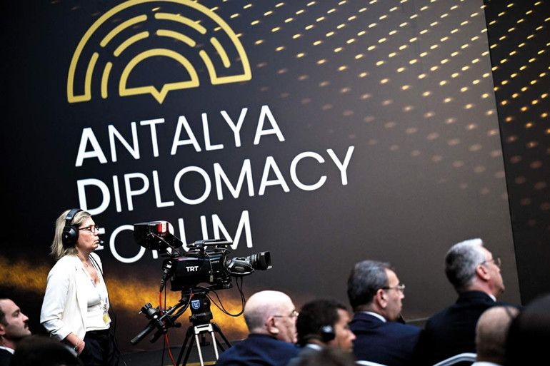 HÜRRİYET EKİBİ İZLEDİ | Antalya Diplomasi Forumu... Cumhurbaşkanı Erdoğan’dan diplomasi trafiği