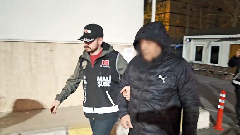 Ataşehir Belediyesi’ne gece operasyonu… Başkan adıgüzel’e gözaltı
