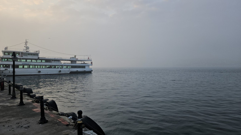  İstanbul Boğazı trafiğe kapatıldı