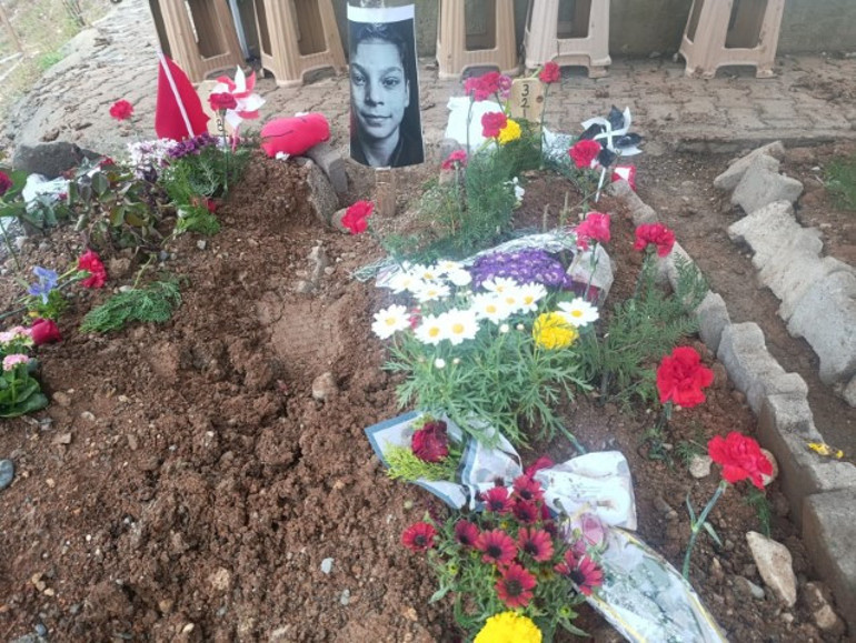  Kendi çocuğum vefat etmiş gibi