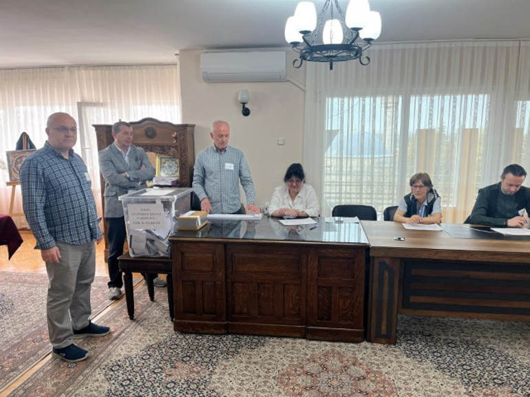 Bölgedeki çok sayıda vatandaş seçim sandığına gitti