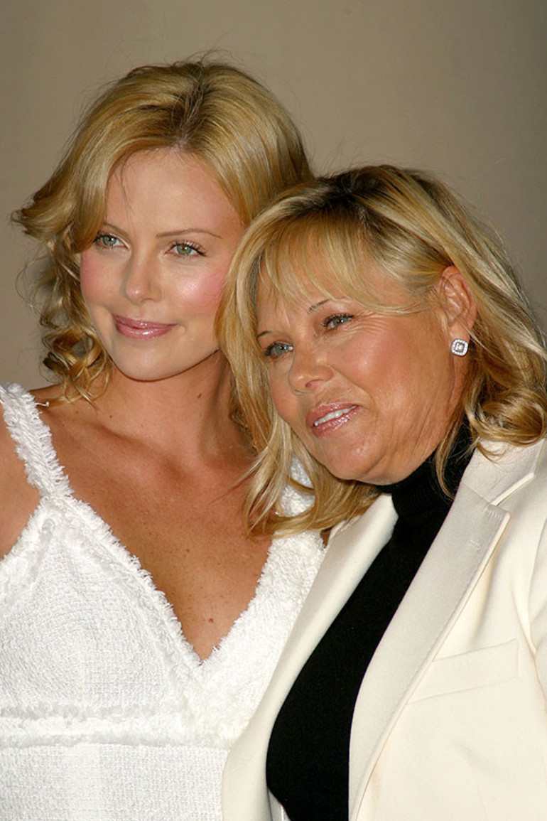 Annesi gözlerinin önünde babasını vurup öldürmüştü… Ünlü oyuncu yaşadığı korkunç anları anlattı… ‘Ertesi sabah beni giydirip okula yolladı’