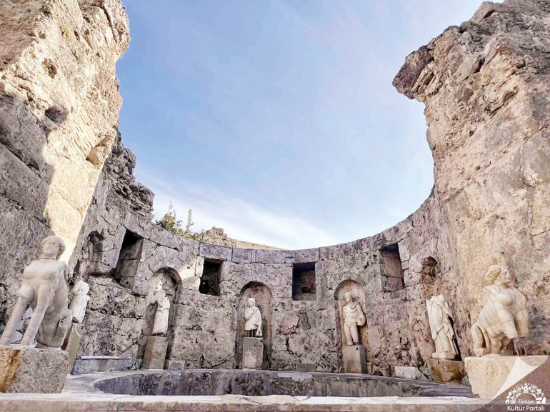 Side Antik Kenti’nde Roma’dan kalma kumbaraya röntgen