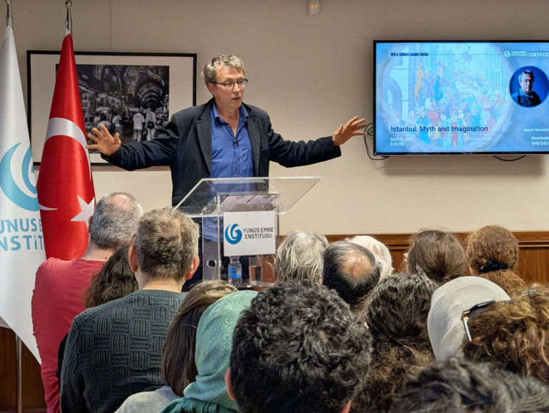 İstanbul: Mit ve Hayal Gücü Jason Goodwin ile Söyleşi Konuşma & Kitap İmza Günü