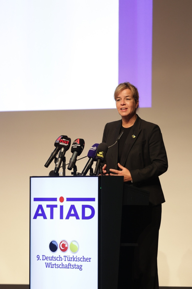 ATİAD 9. Türk Alman Ekonomi Günleri’nde yine ticari iliṣkilerin nabzını tuttu