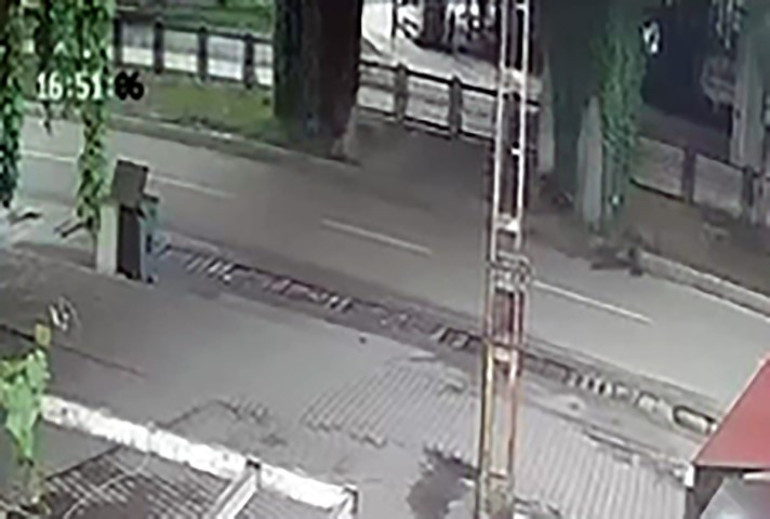  Tabutuna duvak ve gelinlikle koyarak uğurladılar