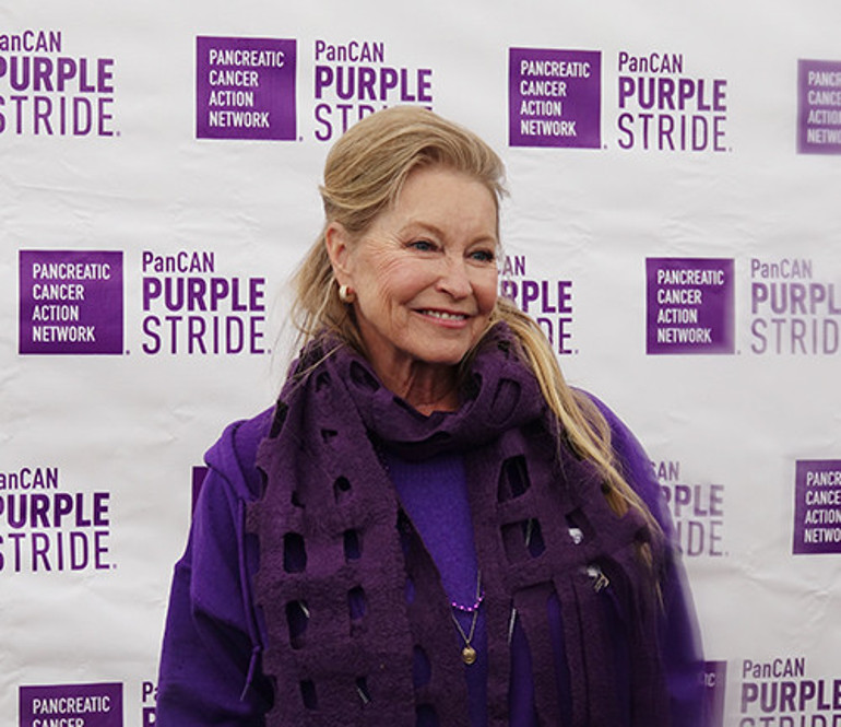  Onun sesini duyuyorum, onu hissediyorum