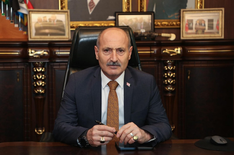 Başkent’in gözü Antalya’da: Zaimoğlu Ankara’ya, Özkan siyasete mi