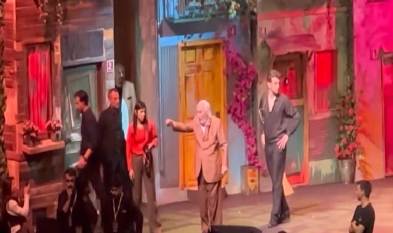 Müjdat Gezen hastaneye kaldırıldı, oyun iptal edildi