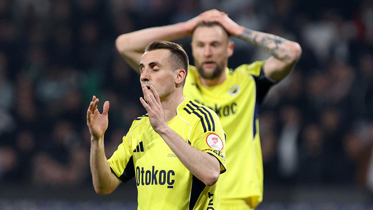 Fenerbahçenin Türkiye Kupasına vedası sonrası dikkat çeken sözler Sezonu kurtarmak için artık tek çare kaldı