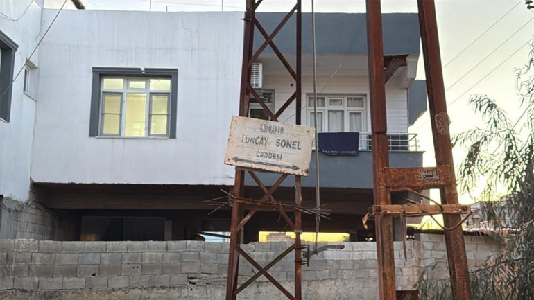 Tuncay Sonelin ismi ilçedeki iki caddeden kaldırıldı