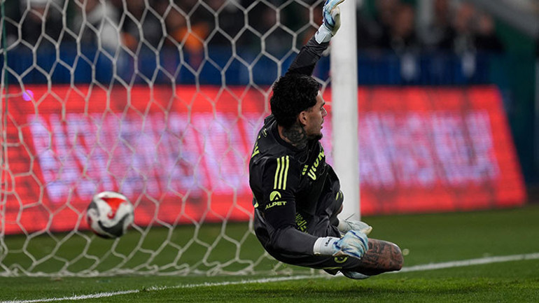 Fenerbahçeyi Konyaspor maçı sonrası şoke eden detay Penaltı kağıdını çaldı