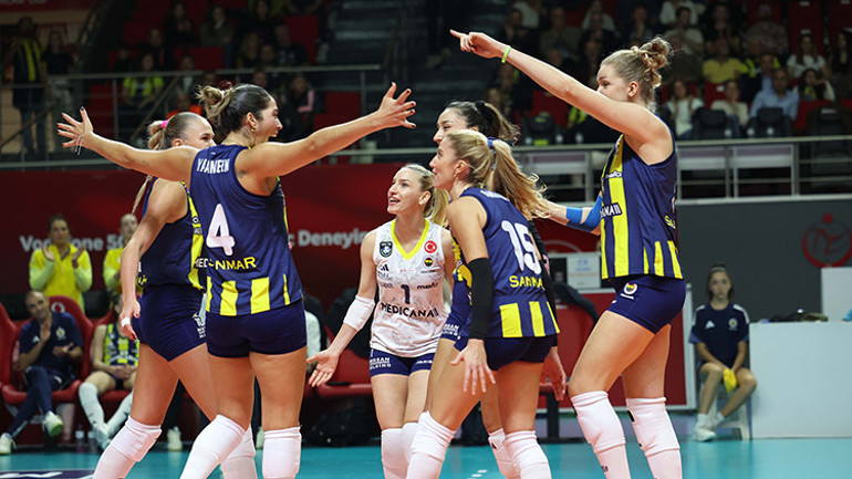 Fenerbahçeli Agnieszka Korneluk voleybol kariyerini noktaladı