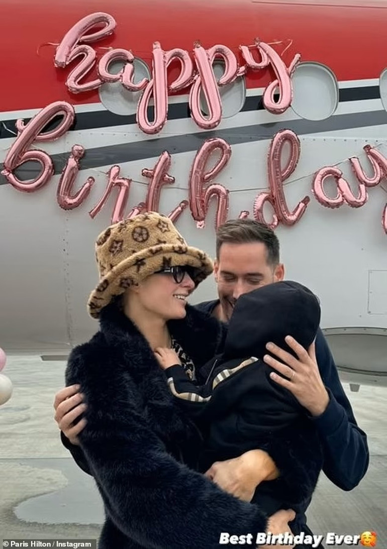  Sosyetik güzel çocuklarını da kendine benzetti… En pahalı markaların özel tasarımlarını giyiyorlar