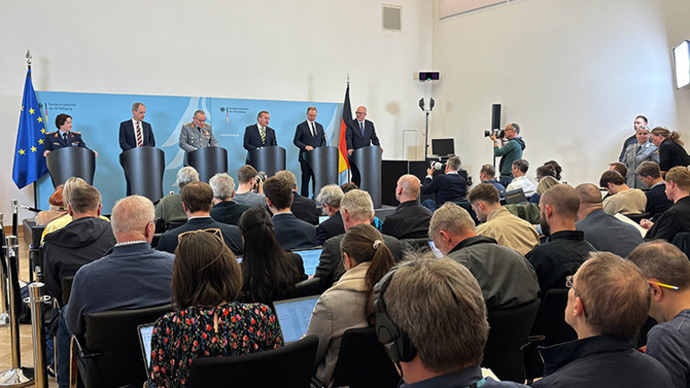 Almanya, Avrupanın en güçlü ordusunu kurmayı hedefliyor