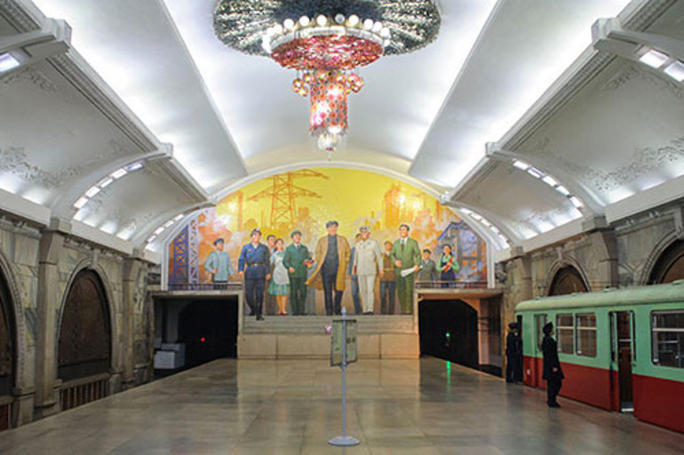  Ona sunduğu ayrıcalıklı hayattan şımarmasın diye Kuzey Koreye tatile götürüyor