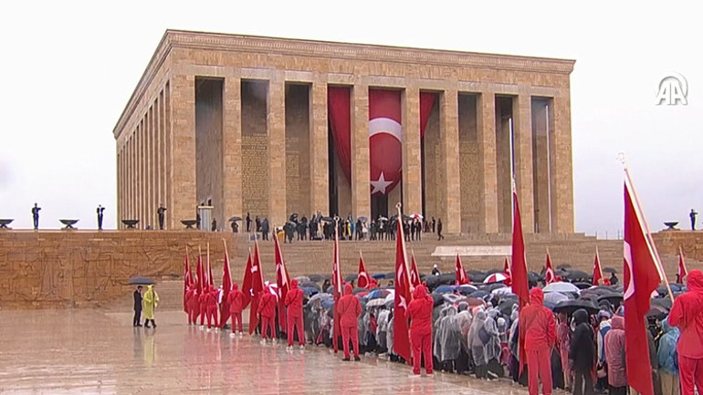  Milli Eğitim Bakanı Yusuf Tekin Anıtkabirde