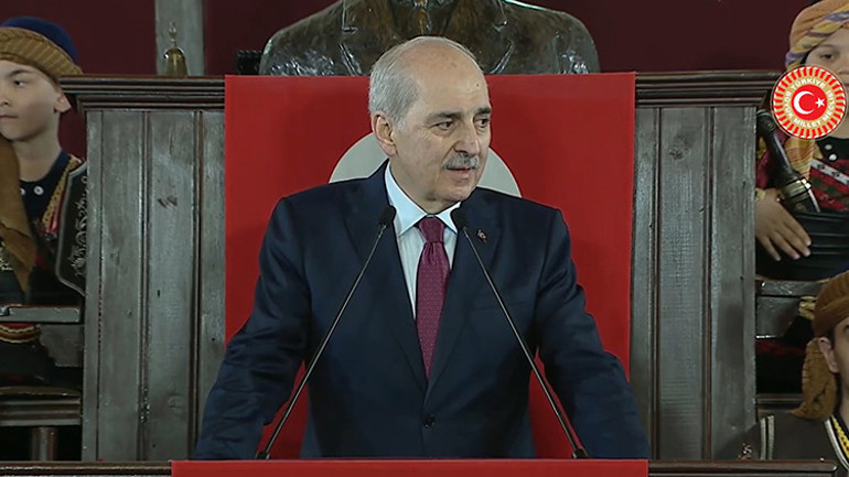 TBMM Başkanı Kurtulmuş ve beraberindeki heyet Anıtkabiri ziyaret etti