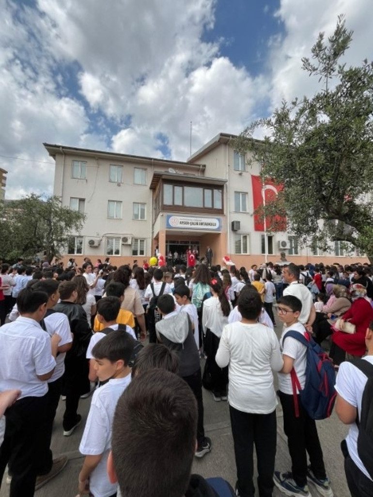  Ayser Çalık Ortaokulu