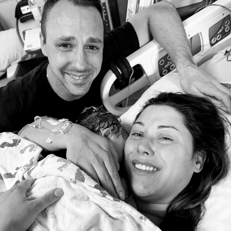 18 yıl önce ölümden dönmüştü… Tüm kötü alışkanlıklarından vazgeçti… Şimdi genç yaşında sahip olduğu torunlarını seviyor