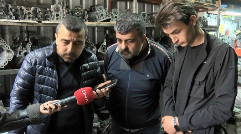  Her telefonda işin aslını anlatmaya çalışıyorlar