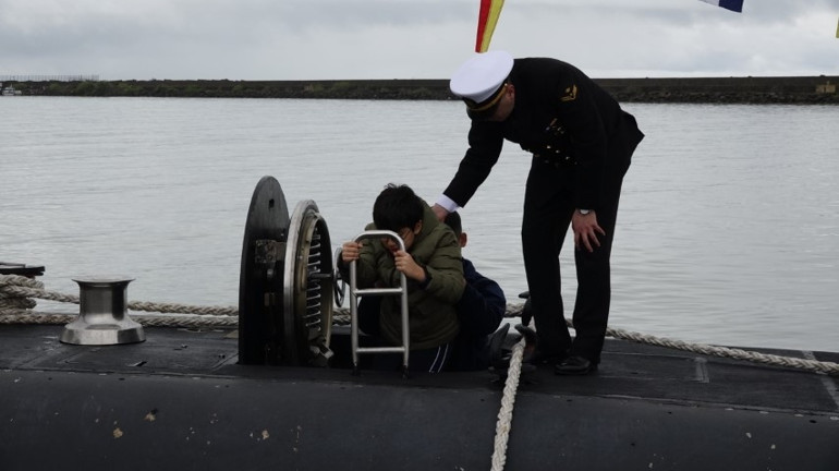  Miniklerden renkli gösteriler