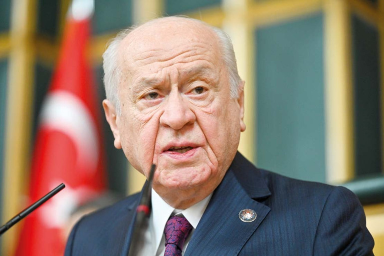 Yağmur çamur demedik atam sana geldik