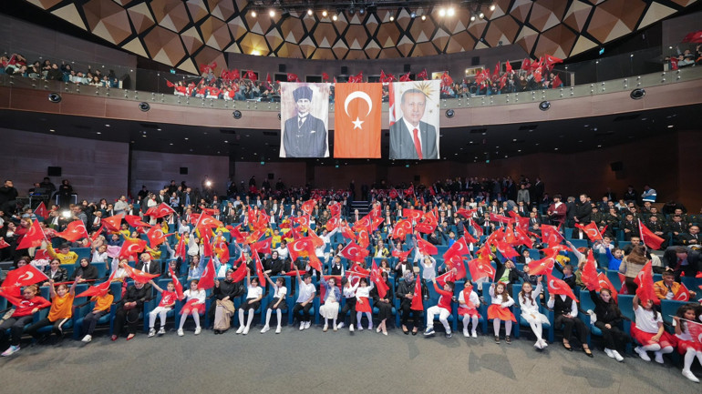 23 Nisan Ulusal Egemenlik ve Çocuk Bayramı kutlandı