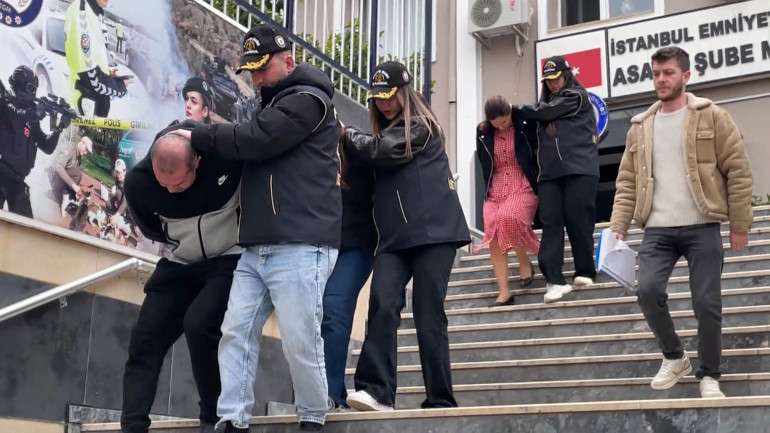 İstanbulda finans müdürü olarak çalıştığı Danimarkalı firmayı 211 milyon dolandırdı Çalışanı susturmak için maaş bağlamış