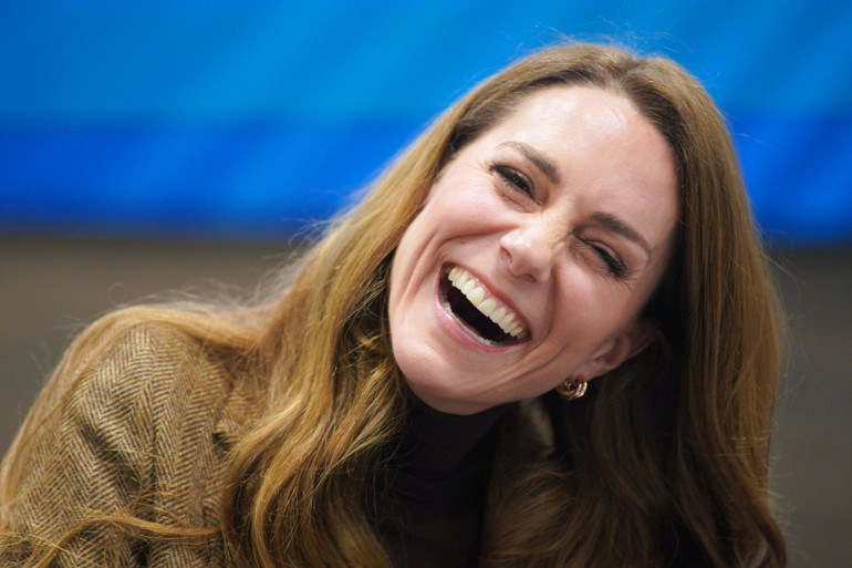 Herkes ona gıpta ederken ölümle savaşıyordu… Sanki prenses değil orman perisi… Ağaçlar en yakın dostu oldu