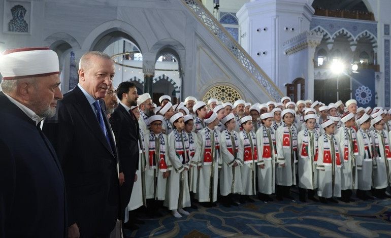 Cumhurbaşkanı Erdoğan, hafızlık icazet törenine katıldı