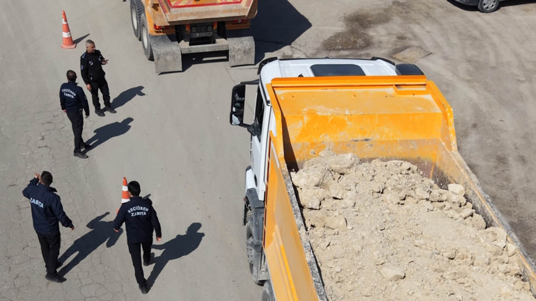 Bağlum sakinleri dertli... Bu kamyonlara başka yol bulun