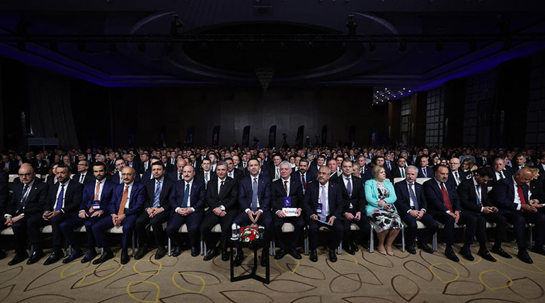 Daha dirençli daha esnek bir piyasa hedefliyoruz