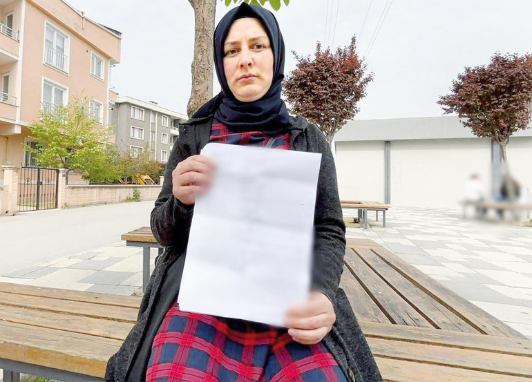 Eşinin altınlarıyla sevgiliye düğün