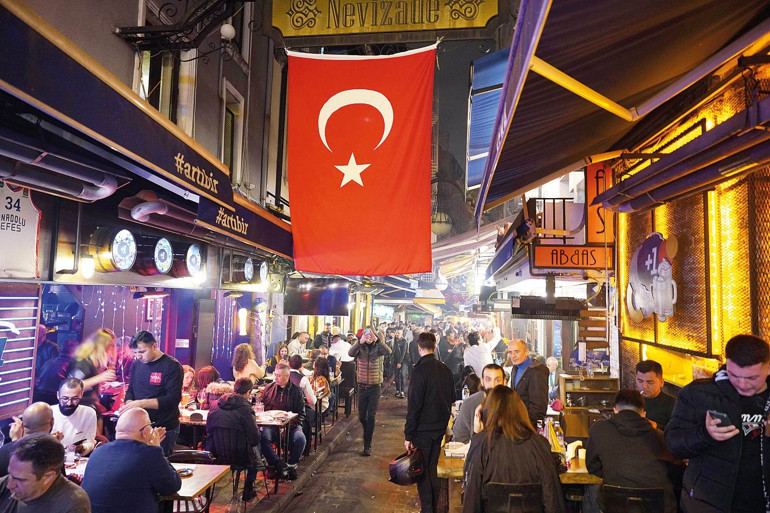 ‘Asla yalnız izlemeyeceksin’