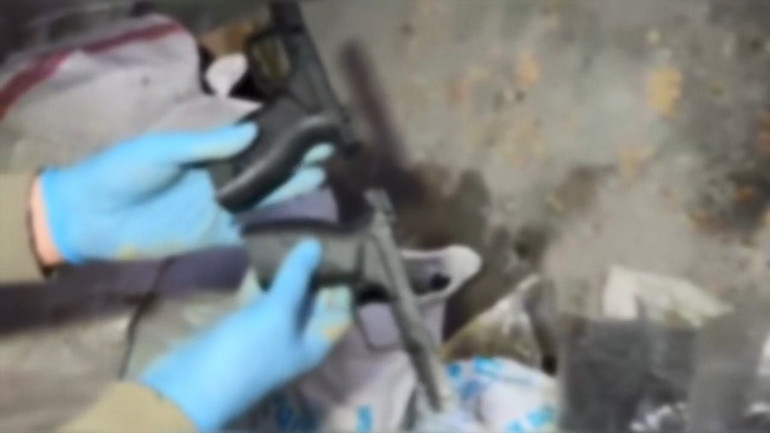 Pendikte operasyon: Toprak altındaki depoda binlerce silah parçası bulundu 4 şüpheli gözaltında